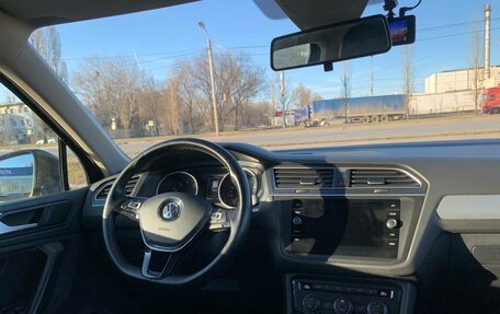 Volkswagen Tiguan II, 2019 год, 2 350 000 рублей, 21 фотография