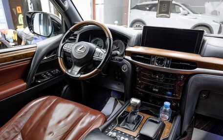 Lexus LX III, 2017 год, 7 300 000 рублей, 20 фотография