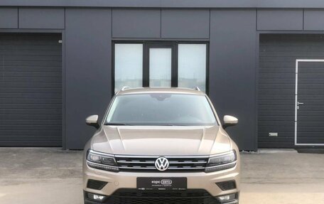 Volkswagen Tiguan II, 2019 год, 2 775 000 рублей, 2 фотография