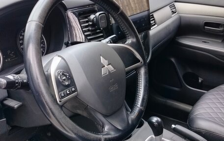 Mitsubishi Outlander III рестайлинг 3, 2013 год, 1 590 000 рублей, 14 фотография