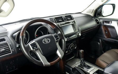Toyota Land Cruiser Prado 150 рестайлинг 2, 2017 год, 4 259 789 рублей, 11 фотография