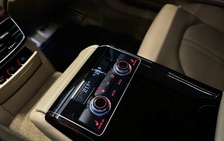 Audi A8, 2012 год, 3 300 000 рублей, 18 фотография