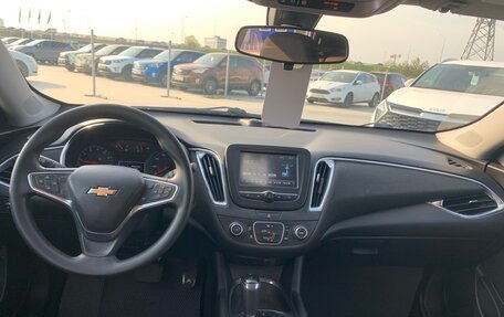 Chevrolet Malibu IX, 2017 год, 1 499 000 рублей, 9 фотография