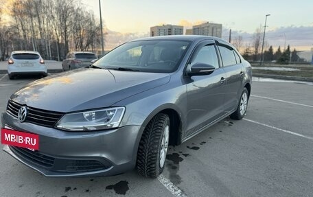 Volkswagen Jetta VI, 2013 год, 800 000 рублей, 3 фотография