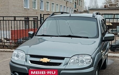 Chevrolet Niva I рестайлинг, 2013 год, 730 000 рублей, 3 фотография
