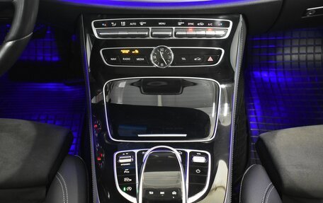 Mercedes-Benz E-Класс, 2019 год, 3 890 000 рублей, 12 фотография