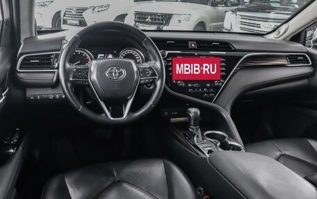 Toyota Camry, 2019 год, 3 049 000 рублей, 6 фотография