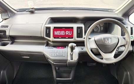 Honda Stepwgn IV, 2015 год, 1 590 000 рублей, 18 фотография