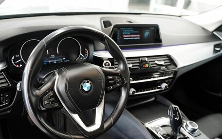 BMW 5 серия, 2018 год, 3 190 000 рублей, 13 фотография