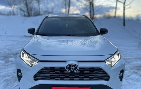 Toyota RAV4, 2020 год, 4 200 000 рублей, 3 фотография