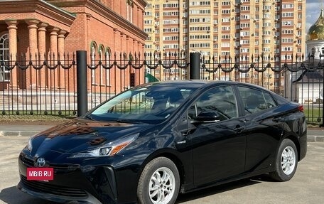 Toyota Prius IV XW50, 2022 год, 3 000 000 рублей, 5 фотография