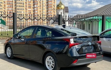 Toyota Prius IV XW50, 2022 год, 3 000 000 рублей, 7 фотография