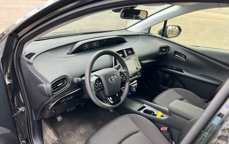 Toyota Prius IV XW50, 2022 год, 3 000 000 рублей, 15 фотография