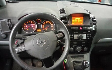 Vauxhall Zafira B рестайлинг, 2011 год, 876 000 рублей, 5 фотография