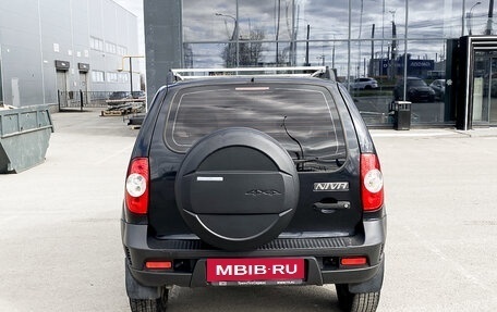 Chevrolet Niva I рестайлинг, 2009 год, 560 000 рублей, 6 фотография