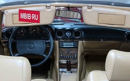 Mercedes-Benz SL-Класс, 1988 год, 6 100 000 рублей, 38 фотография