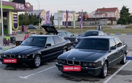 BMW 7 серия, 1987 год, 585 000 рублей, 24 фотография