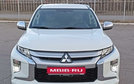 Mitsubishi L200 IV рестайлинг, 2023 год, 3 725 000 рублей, 10 фотография