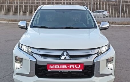 Mitsubishi L200 IV рестайлинг, 2023 год, 3 725 000 рублей, 11 фотография