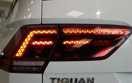 Volkswagen Tiguan II, 2019 год, 2 245 000 рублей, 10 фотография