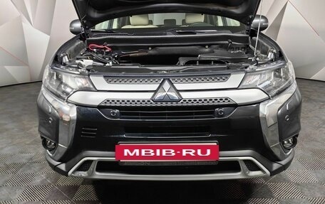 Mitsubishi Outlander III рестайлинг 3, 2019 год, 3 149 000 рублей, 11 фотография