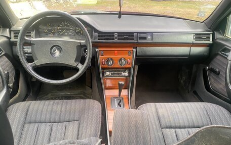 Mercedes-Benz W124, 1990 год, 300 000 рублей, 6 фотография