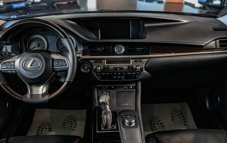 Lexus ES VII, 2016 год, 27 фотография
