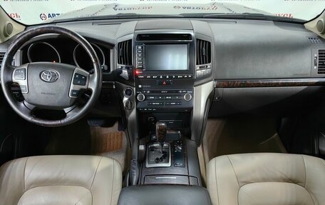 Toyota Land Cruiser 200, 2010 год, 3 189 000 рублей, 2 фотография