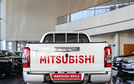 Mitsubishi L200 IV рестайлинг, 2023 год, 17 фотография