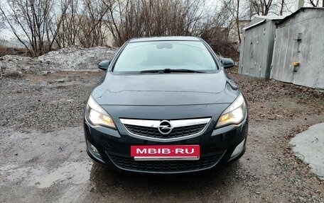 Opel Astra J, 2010 год, 910 000 рублей, 11 фотография