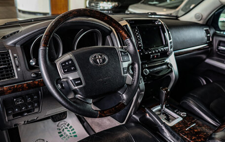Toyota Land Cruiser 200, 2014 год, 4 299 000 рублей, 15 фотография