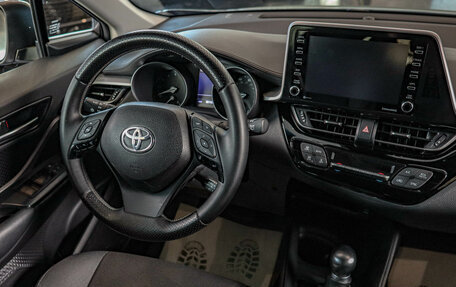 Toyota C-HR I рестайлинг, 2021 год, 2 549 000 рублей, 12 фотография