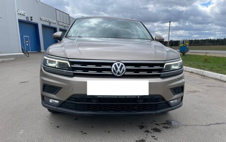 Volkswagen Tiguan II, 2017 год, 2 600 000 рублей, 2 фотография