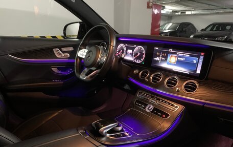 Mercedes-Benz E-Класс, 2019 год, 3 800 000 рублей, 5 фотография