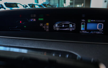 Toyota Prius IV XW50, 2017 год, 2 099 000 рублей, 17 фотография