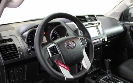 Toyota Land Cruiser Prado 150 рестайлинг 2, 2014 год, 3 599 000 рублей, 15 фотография