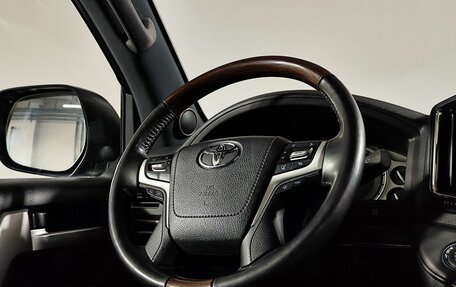 Toyota Land Cruiser 200, 2020 год, 8 659 000 рублей, 22 фотография