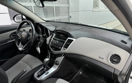 Chevrolet Cruze II, 2011 год, 680 000 рублей, 8 фотография