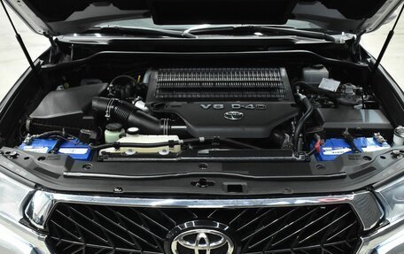 Toyota Land Cruiser 200, 2013 год, 4 000 000 рублей, 3 фотография