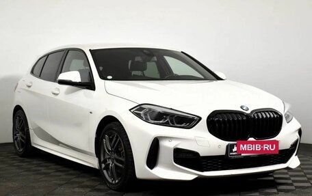 BMW 1 серия, 2020 год, 2 780 000 рублей, 3 фотография