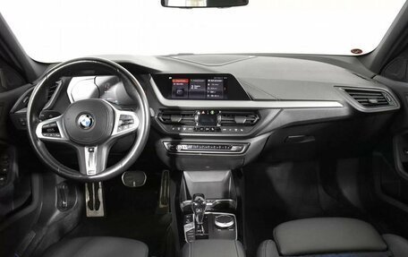 BMW 1 серия, 2020 год, 2 780 000 рублей, 15 фотография