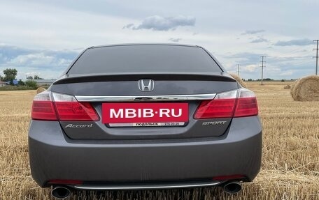 Honda Accord IX рестайлинг, 2013 год, 2 000 000 рублей, 2 фотография
