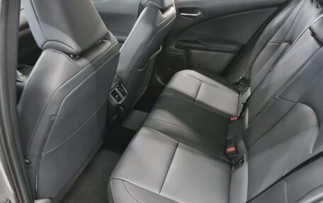 Lexus UX I, 2023 год, 5 300 000 рублей, 12 фотография