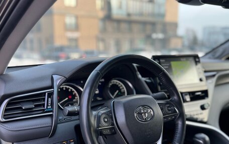 Toyota Camry, 2021 год, 3 890 000 рублей, 32 фотография