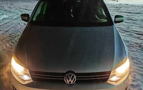 Volkswagen Polo VI (EU Market), 2011 год, 500 000 рублей, 2 фотография
