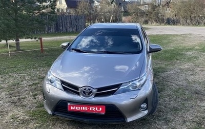 Toyota Auris II, 2013 год, 1 000 000 рублей, 1 фотография