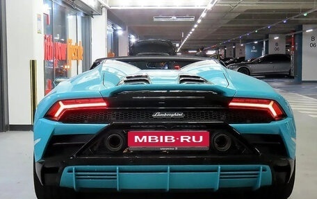 Lamborghini Huracán, 2020 год, 32 000 000 рублей, 5 фотография