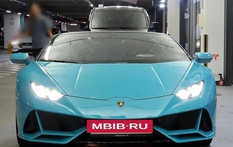 Lamborghini Huracán, 2020 год, 32 000 000 рублей, 2 фотография