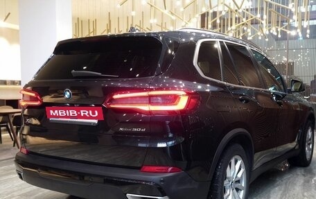 BMW X5, 2018 год, 6 850 000 рублей, 2 фотография