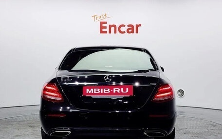Mercedes-Benz E-Класс, 2020 год, 3 417 000 рублей, 4 фотография